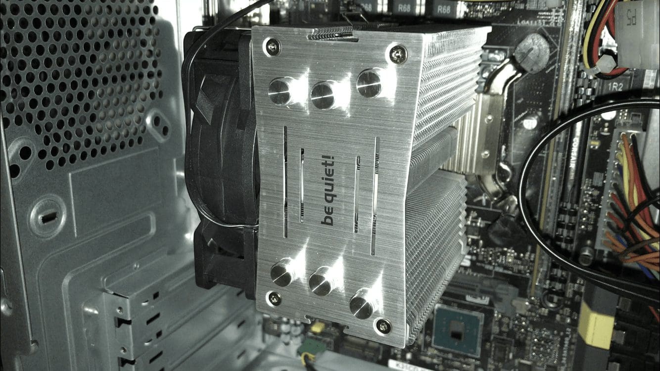 Cooler Silentios Recomandat Pentru Computer De Gaming