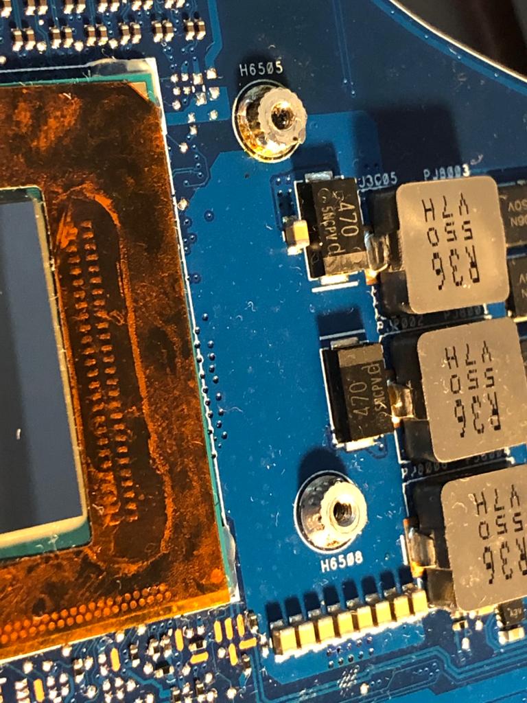 Dezlipirea prinderilor radiatorului CPU/GPU