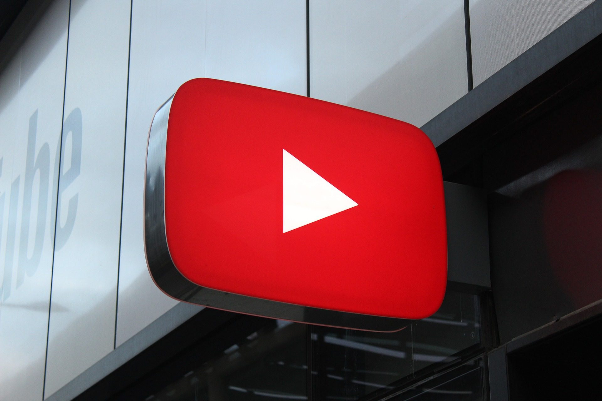 Cele mai relevante canale Tech pe YouTube