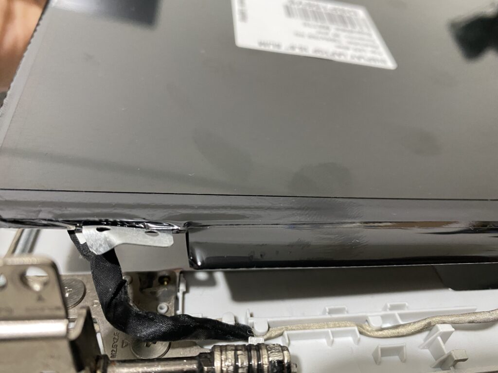 Ce se strica la un laptop? Balamalele
