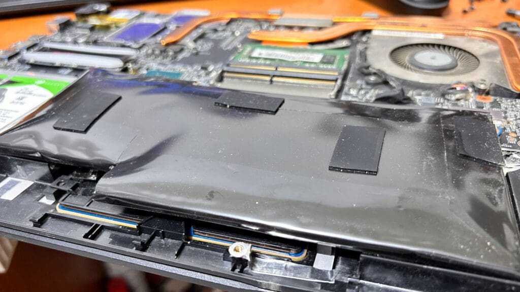 Bateria Laptopului Este Umflata