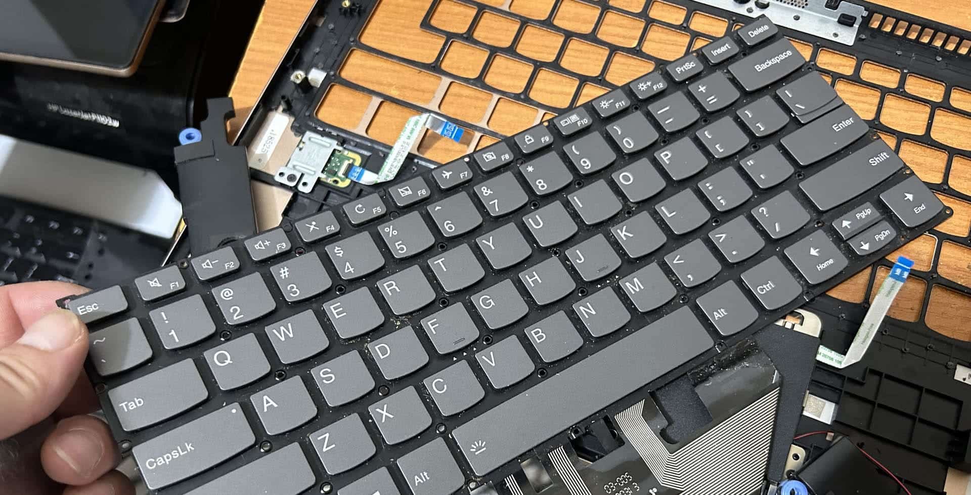 Inlocuire Tastatura Laptop Sector 6