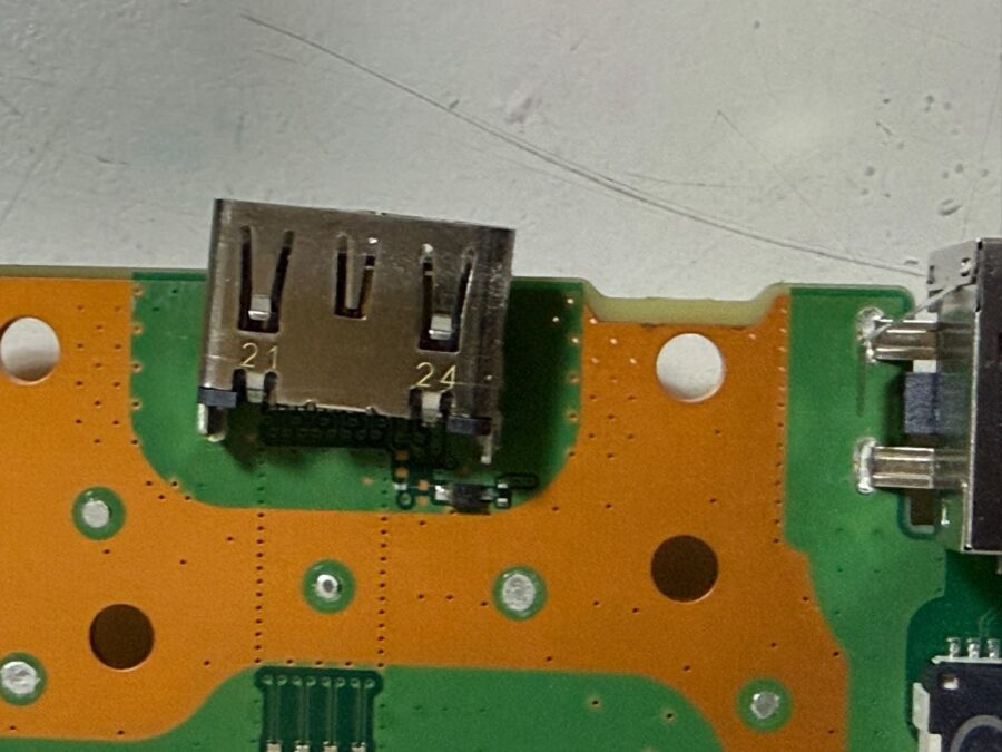 Inlocuire Mufa Hdmi Ps5 Deplasata In Urma Utilizarii Necorespunzatoare A Consolei De Gaming Playstation 5