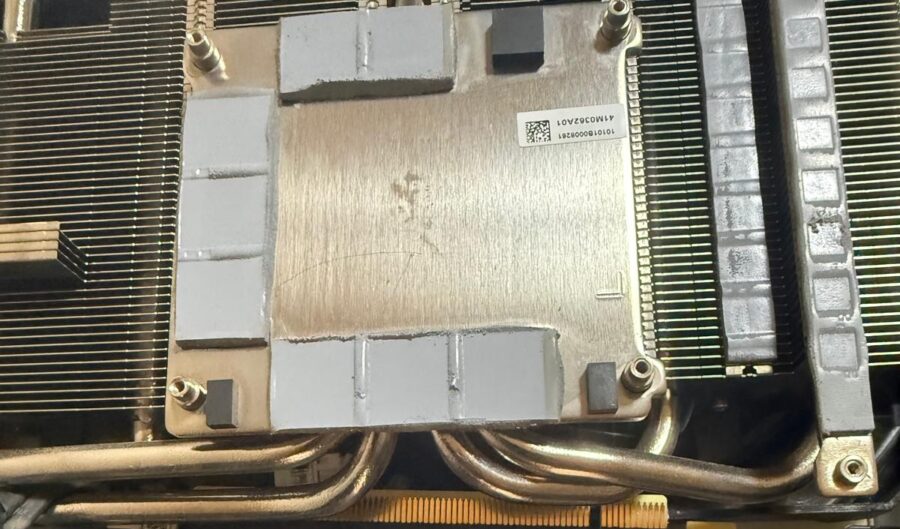 Paduri Termice Aplicate Pe Radiatorul Unei Placi Video
